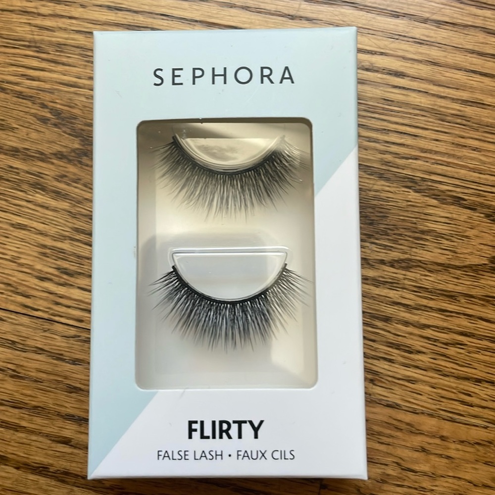 NEW Sephora Flirty False Lashes (vegan)